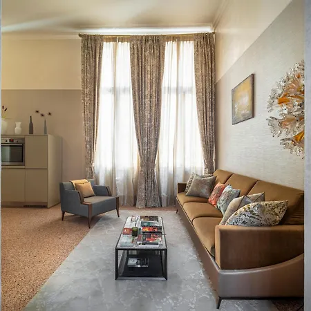 Prestige - Palazzo Moro Noble Floor 아파트