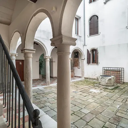 Prestige - Palazzo Moro Noble Floor Apartman